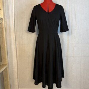ELESOL Women's Midi Dress Size Medium Black Half Sleeve Stretch Flare NWT F423